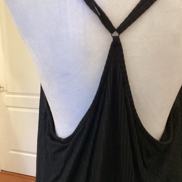 Ribbed Razor Back Adjustable Strap Top - Picture 4 of 4